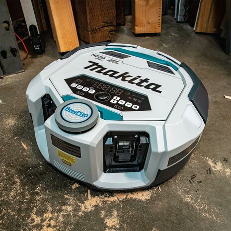 www.robohome.nl - Makita DRC300Z robotstofzuiger