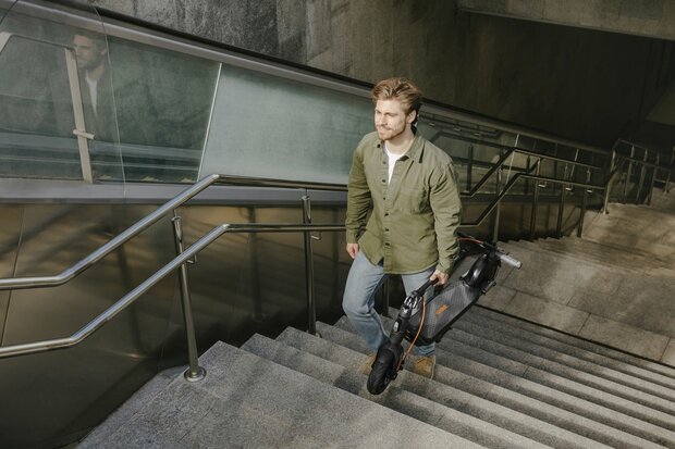 www.robohome.nl - Segway Ninebot Kickscooter F2 Pro E