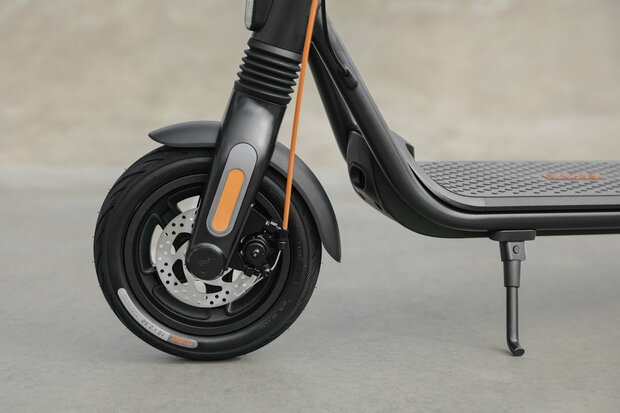 www.robohome.nl - Segway Ninebot Kickscooter F2 Pro E