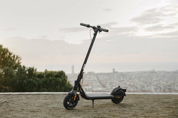 www.robohome.nl - Segway Ninebot Kickscooter F2 Pro E