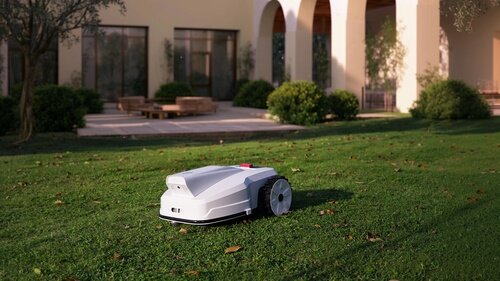 FJD FV2000 robotmaaier | tot 2.000 m2 maaien zonder grensdraad | verkrijgbaar bij www.robohome.nl