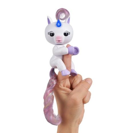 RoboHome - WowWee Fingerlings Light Up Unicorn